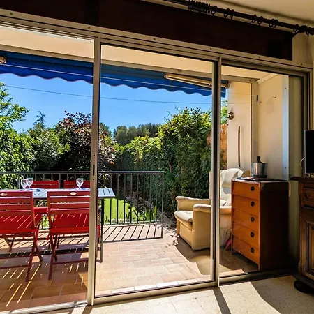 T2 With Terrace In Apartment